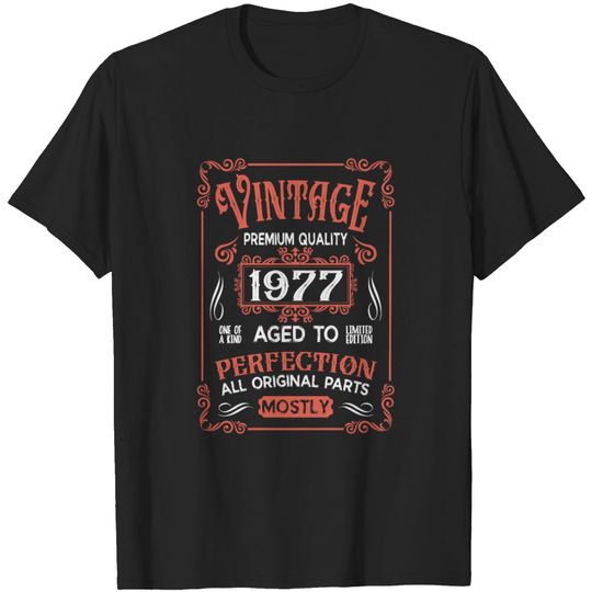 1977 Birthday Vintage Born In T Shirt