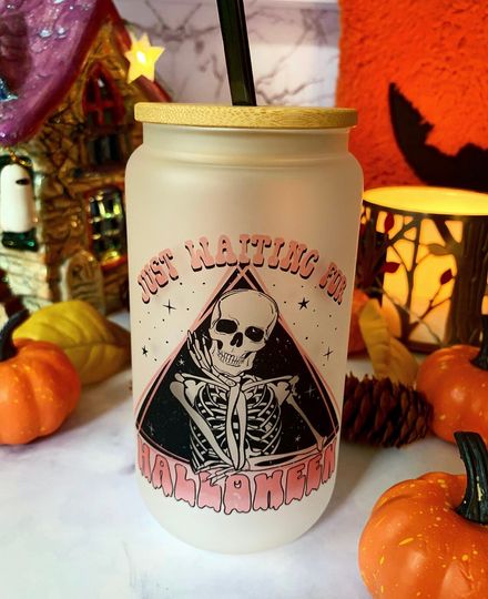 Waiting For Halloween Spooky Skeleton, 16 oz Frosted, Libbey Glass Can