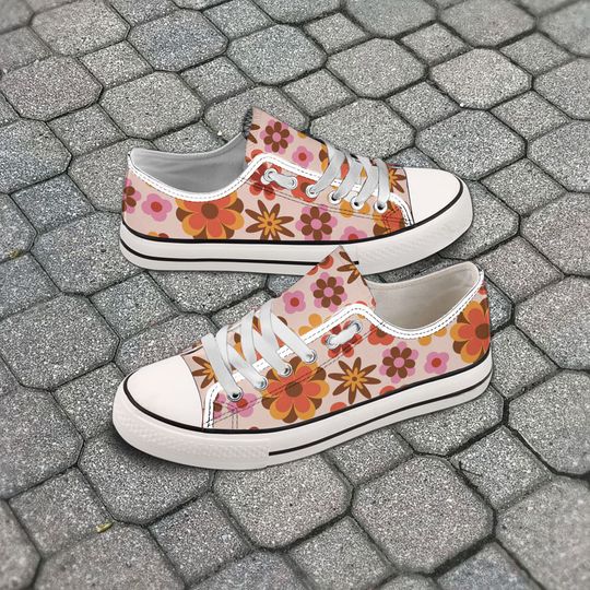 Retro Floral Women's Low Top Sneakers
