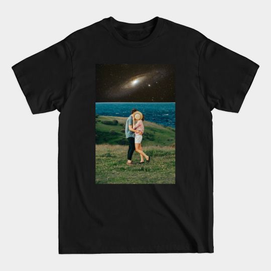 Summer kiss. - Digital Collage - T-Shirt