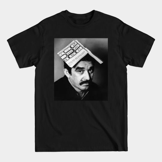 Gabo Cien Años De Soledad - Gabriel Garcia Marquez - T-Shirt