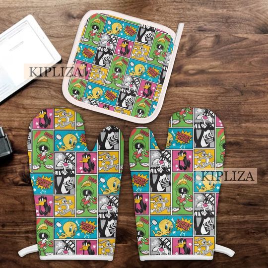 Looney Tunes Combo 2 Oven Mitts and 1 Pot Holder Set