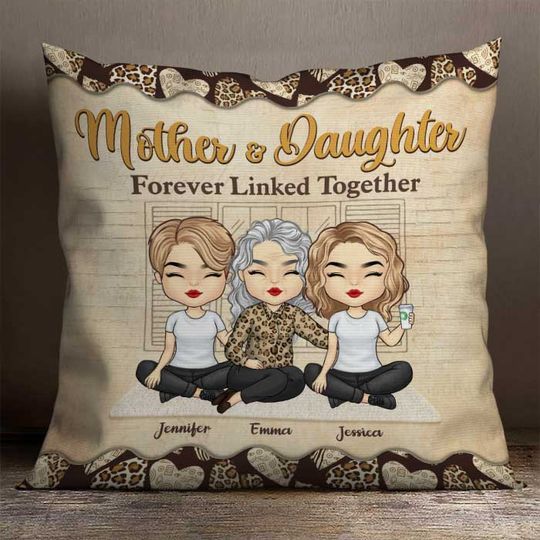 we-love-you-to-the-moon-and-back-gift-for-mom-personalized-pillow