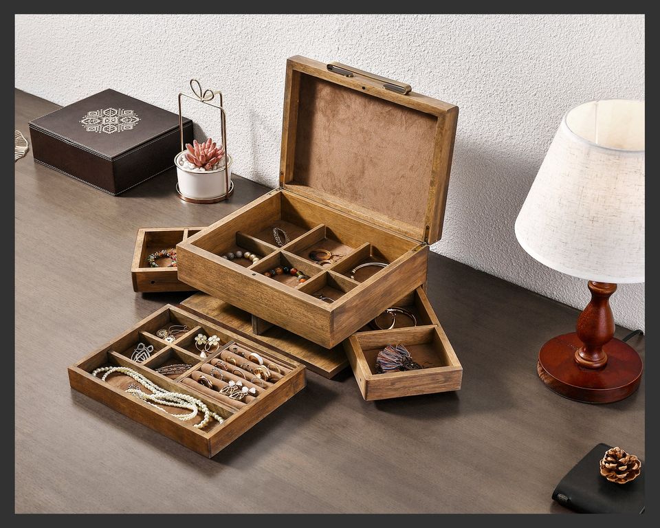 Wooden jewelry box, multi-compartment jewelry box